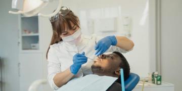 Lees het nieuwsbericht: Tanden poetsen voor of na het ontbijt?