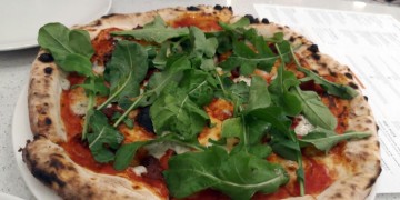 Lees het nieuwsbericht: Holie Pizza Catering: Van Koningsdag-experiment tot 500+ Events met Impact