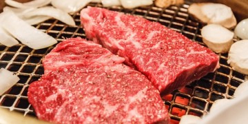 Lees het nieuwsbericht: Wagyu vlees: wat zit erin en hoe verhoudt het zich tot gewone biefstuk?